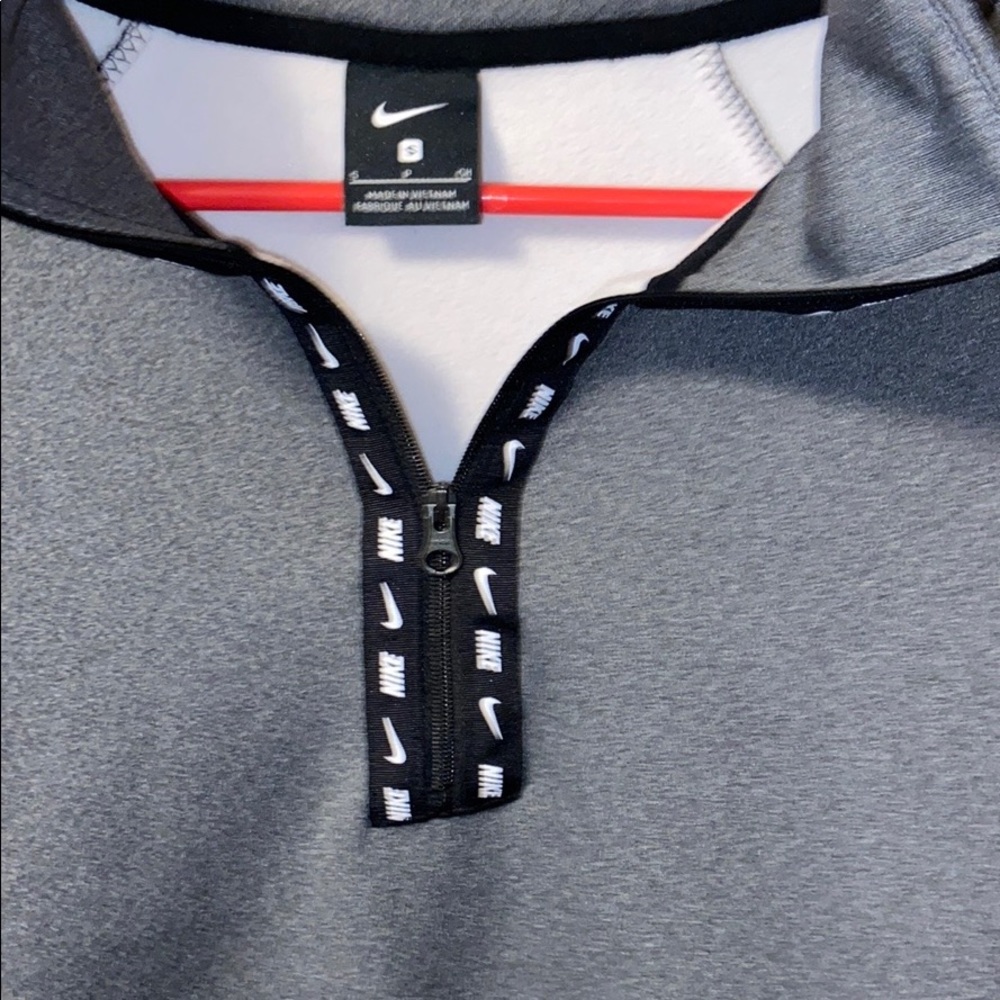 Nike pull over - Picture 2 of 6